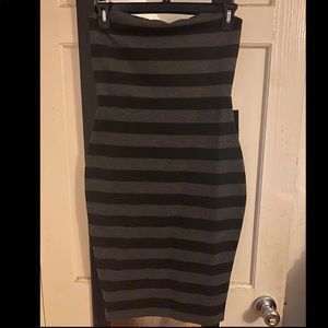 Strapless grey and black dress. Spaghetti straps in baggie.